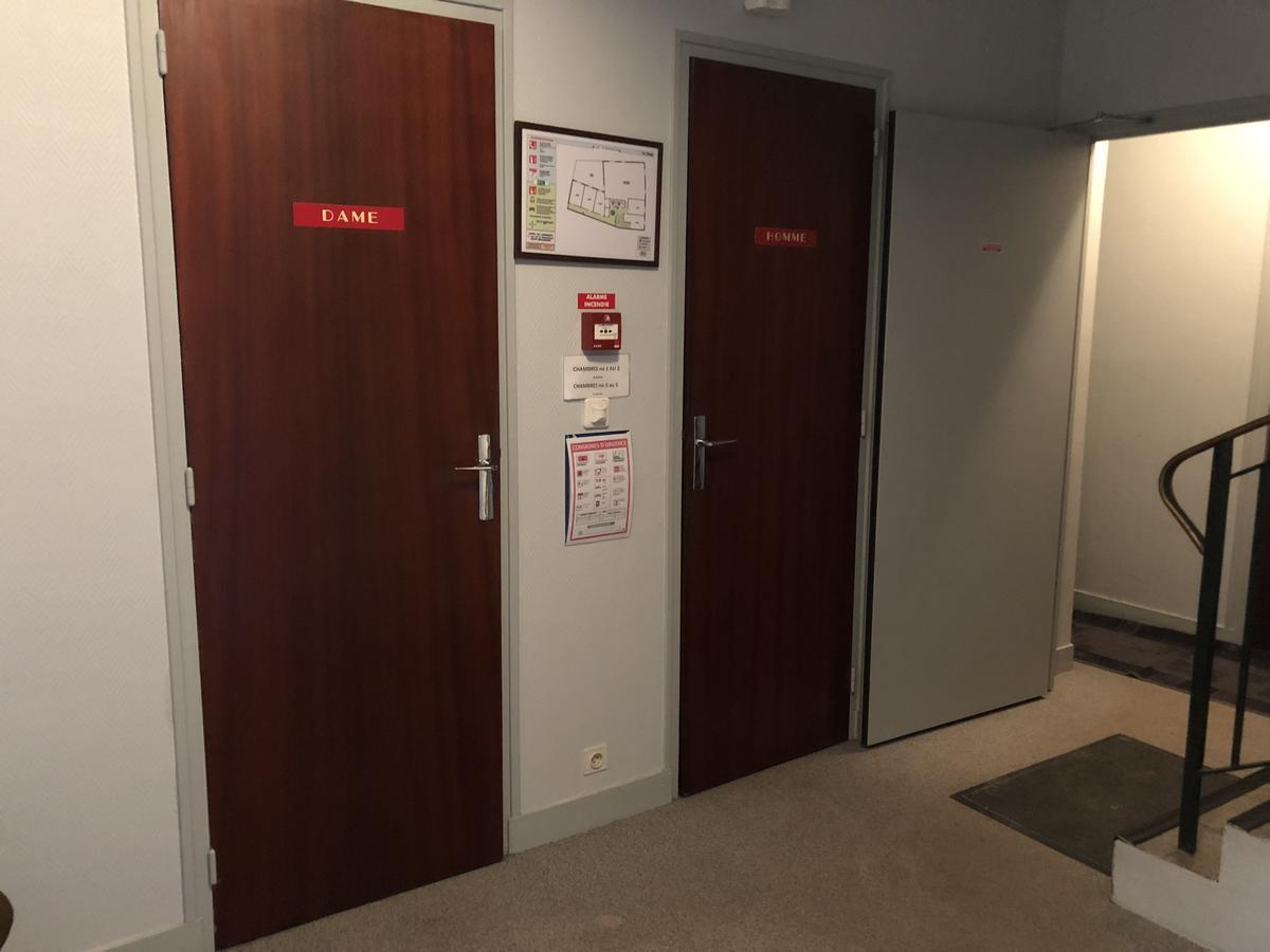 Hotel Le Commerce Bellegarde-du-Loiret Bagian luar foto